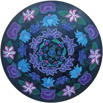 Mandala de Cartografía de lo sagrado con flores azules y lilas sobre negro